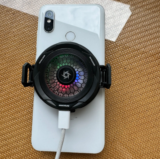 磁吸无线充电器发热