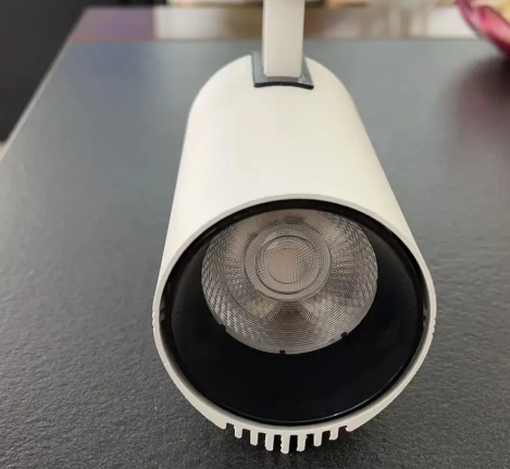 有没有无线充电的射灯