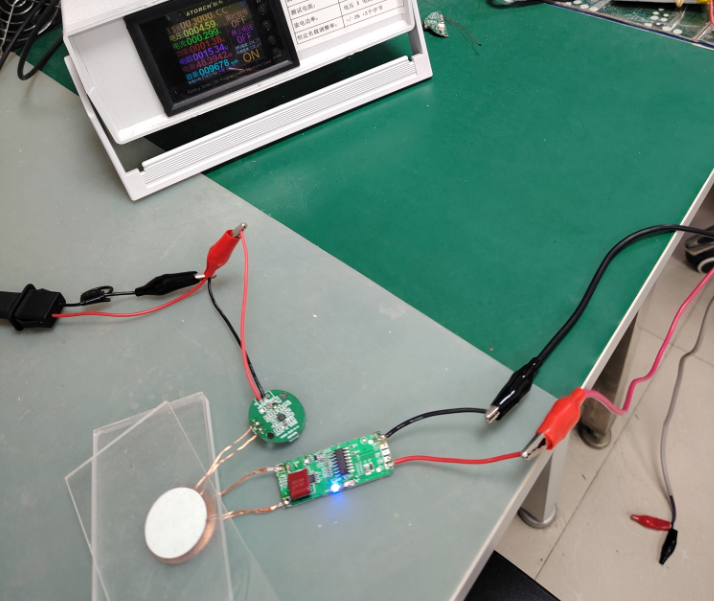 无线充电中间隔着塑料还能充吗 无线充电中间隔着塑料还能充吗